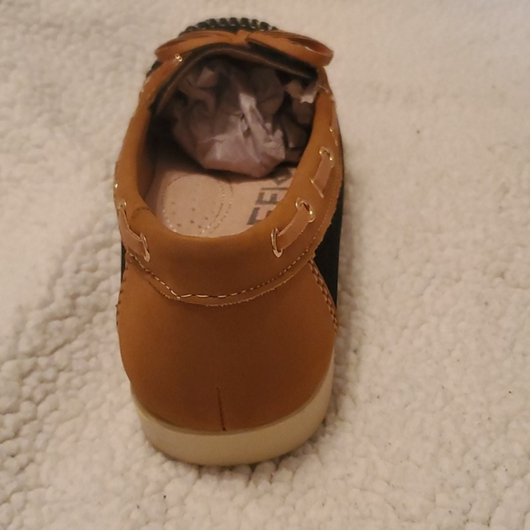 Tan/Black Sperry type shoes - Picture 6 of 7